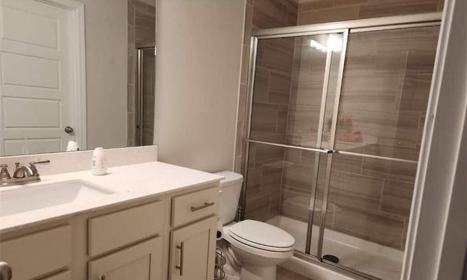 Auburn House | Ideal Room for Work and Play with Child-Friendly Amenities