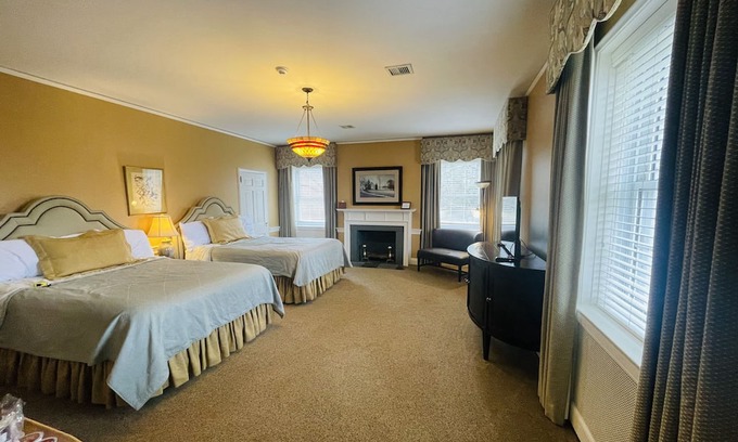 Clemmons Apartment | Inviting Room with 2 Queens and Family-Friendly Amenities