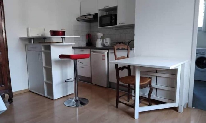 Uriage-les-Bains Apartment | Cozy Studio in the Heart of Uriage - Pet Friendly & More
