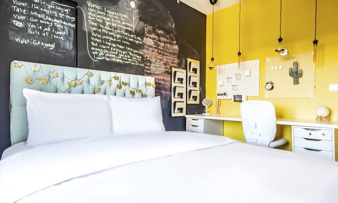 Ust Bostanci Apartment | Exciting Atasehir Flat with Kitchen and Breakfast Options