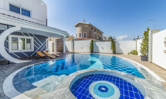 Kadriye Villa | Extraordinary Villa with Private Pool in Antalya