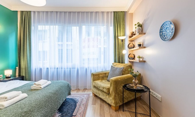 Cumhuriyet Apartment | Missafir Sleek and Central Flat in Nisantasi