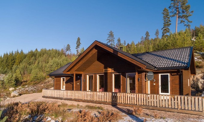 Vradal House | Scenic Retreat with Lake Views in Vrådal