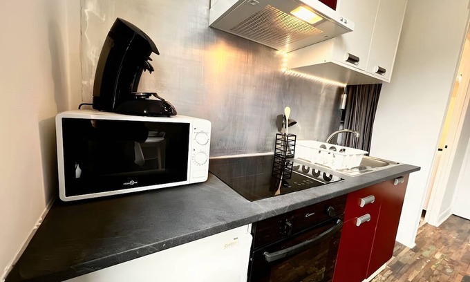 Nord - Gare Apartment | Discover La Bonne Adresse: Central Getaway with Spa & Breakfast