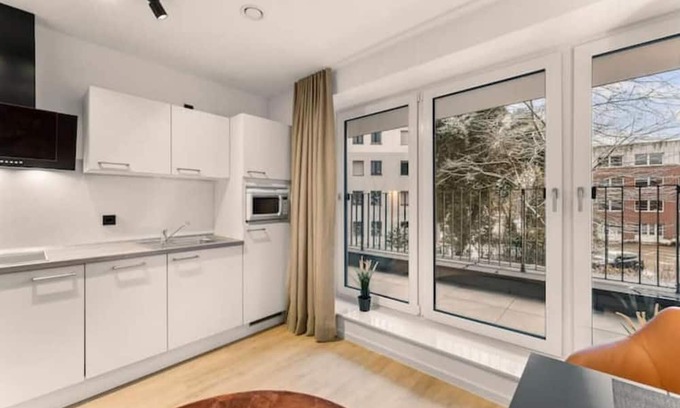 Burgeresch Apartment | Comfortable Stay at Between-studios - Tiger with Breakfast