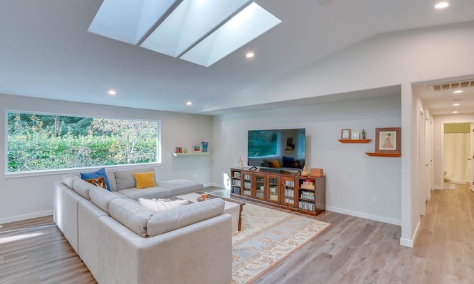 Sudden Valley House | Cozy Bellingham Home: Steps to Beach, Pet-Friendly Amenities