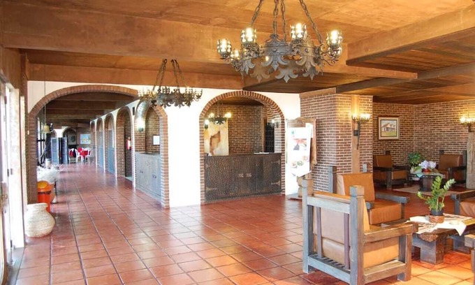 Centro Hotel | Discover Hotel Samburá: Family-Friendly with Pool & Spa