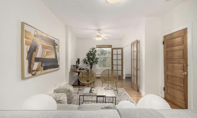 Whittier Condo | Stylish Apartment for Traveling Nurses with Spa Access
