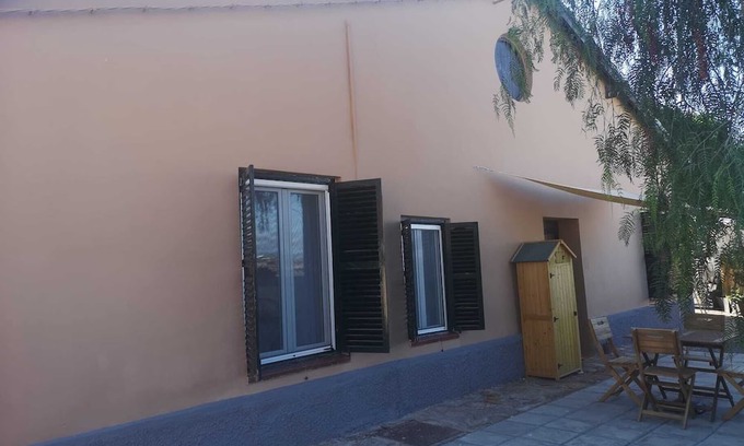 Las Herrerias Apartment | Cozy Garden Apartment Near the Sea, Perfect for Families