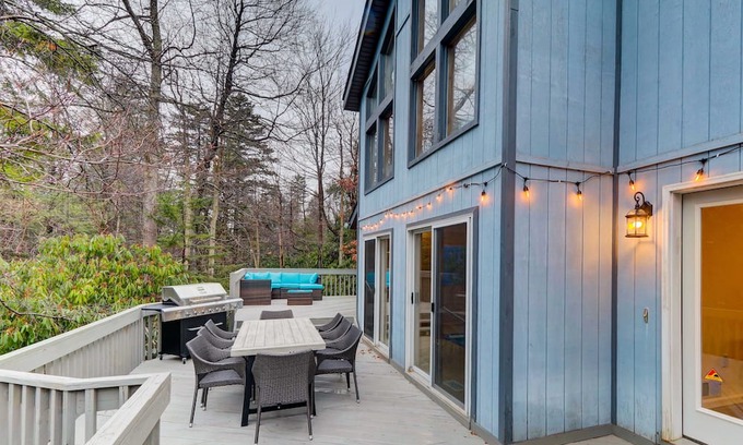 Pocono Pines House | Inviting House with Heated Pool in the Heart of Poconos