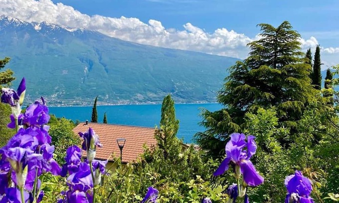 Aer Apartment | Cozy Apartment 'Elisa' with Lake View & Private Terrace