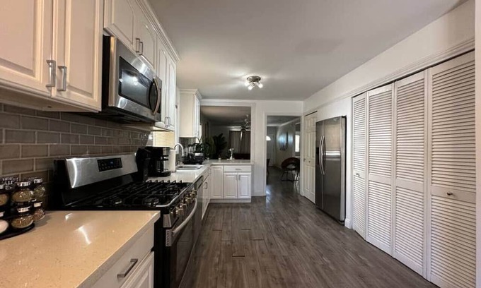 Vernon House | Stylish 4-BR Retreat with Kitchen & Pet-Friendly Perks