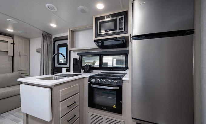 Tyler House | Family-Friendly MicroLite RV: Your Ideal Travel Retreat