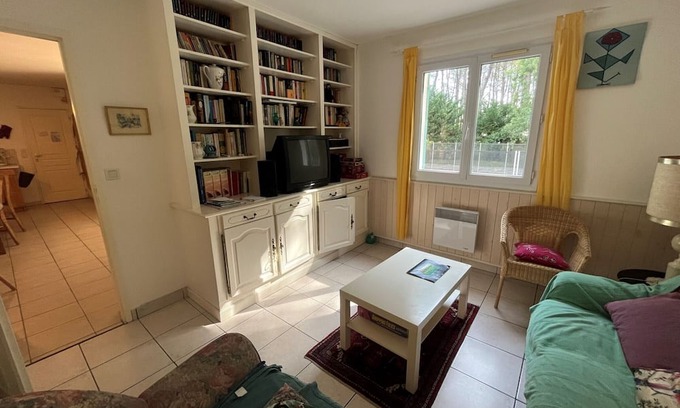 Maubuisson House | Villa Carcans: Relax with Pool, Spa & Family Amenities