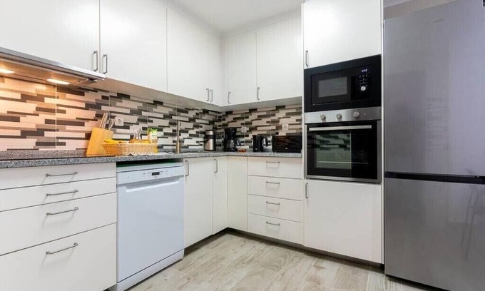 Grandola Apartment | Discover Casa Escondida: Family-Friendly with Breakfast