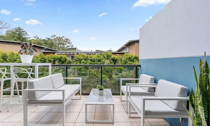 Brookvale Apartment | Trendy Escape on Sydney's Northern Beaches for Families