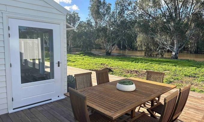 Darlington Point Cabin | Experience The River Cabin: Pet-Friendly Retreat Awaits!