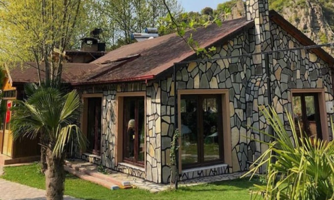 Altinova House | Charming Bungalow with Pool and Garden Oasis in Nature
