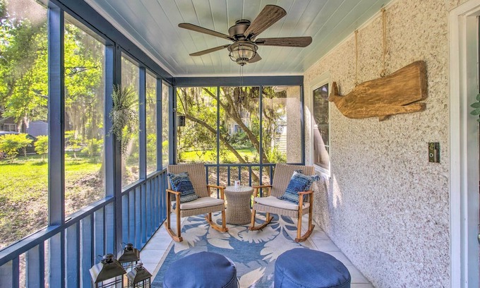 Saint Simons Heights Cottage | Cozy St Simons Cottage w/ Grill - Steps from the Beach!