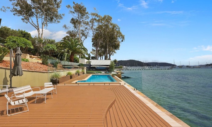 Bayview House | The Pinnicle 'Live the Dream'