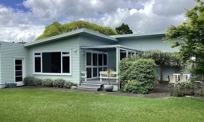 Whakatane House | Tui’s Call
