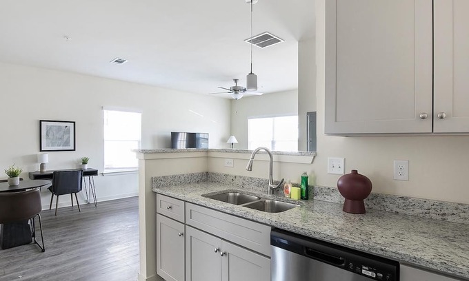 Fort Worth Apartment | Modern Apartment with Kitchen in Prime Location Awaits