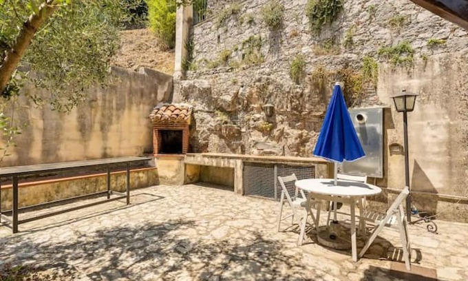Tortorella Apartment | Family-Friendly Vrbo Property with Hot Tub and Kitchen