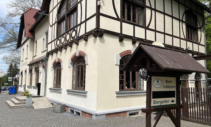 Lichtenstein House | Enjoy Family-Friendly Dining at Parkschlösschen Lichtenstein