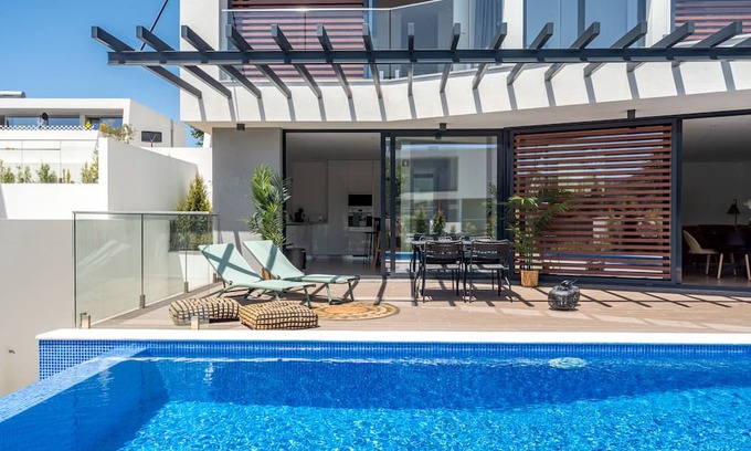 Santa Maria e Sao Miguel Villa | Hazel Blue Villa, Sintra, Lisbon, Private Pool, Wifi