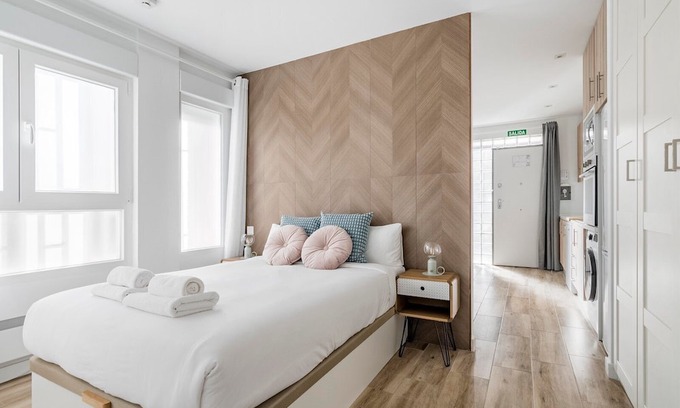 Portazgo Apartment | GuestReady: Delightful Stay with Spa Near Atocha