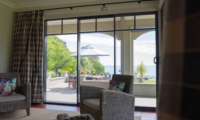 Pitone House | Coastal Retreat at The Bungalow with Family-Friendly Amenities