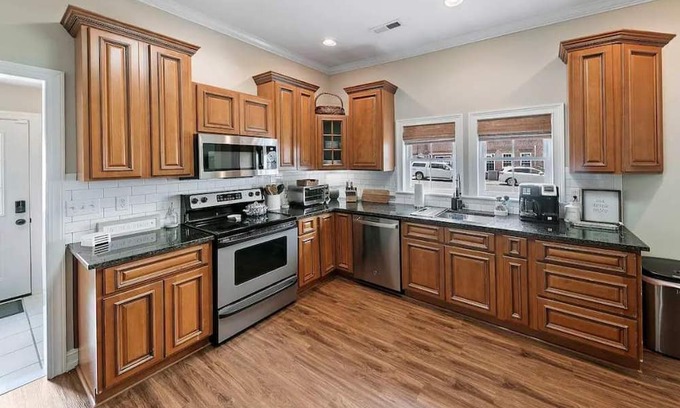 Coalfield House | Elegant Victorian Retreat at Windrock Mountain, Rated 10/10