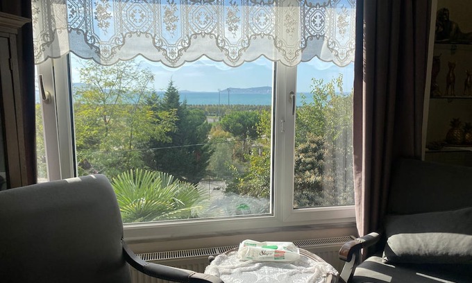 Maltepe Apartment | Scenic Seaview Hotel Near Princess Island and Metro Access