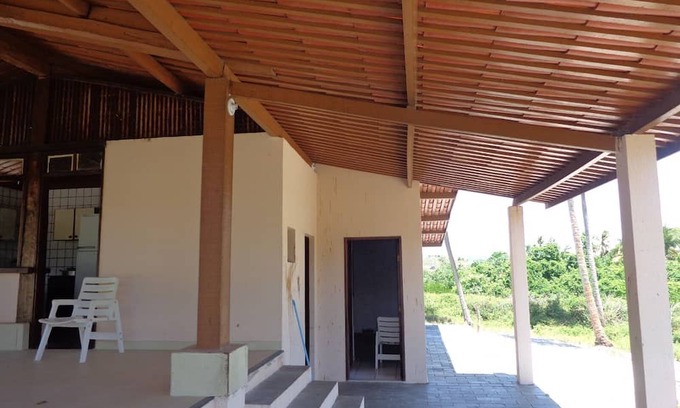Monte Gordo House | Pet-Friendly Retreat in Monte Gordo with Internet Access