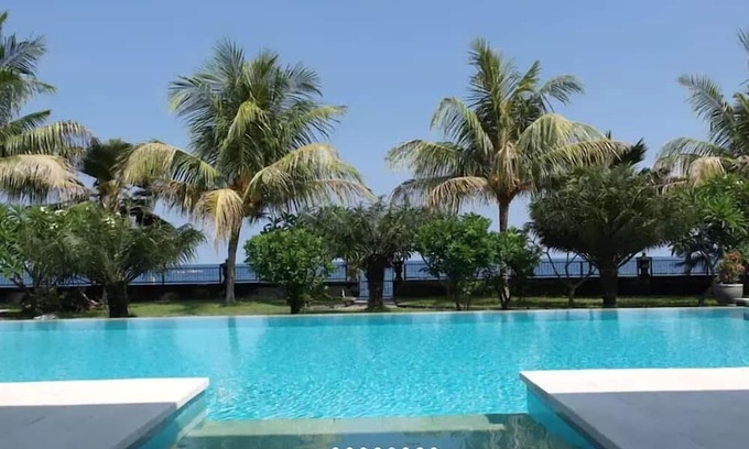 Banjartegehe Villa | Beachfront Villa with Pool & Ocean View in North Bali