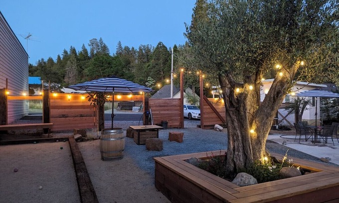 Placerville Apartment | Pet-Friendly Yaki #2 Harper Inn: Modern 1 Bedroom Retreat