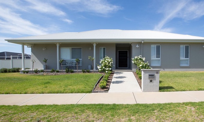 Moore Creek House | Mulga Luxury Escape - Moore Creek