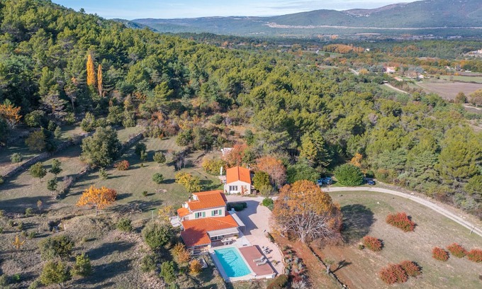 Ampus Villa | 83PUIT Villa Les Petits Puits