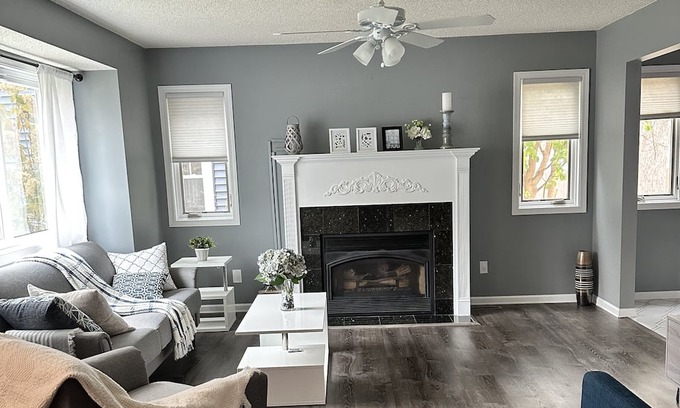 Richfield House | Centrally located house in Richfield minutes from MOA, MSP, shops, restaurants