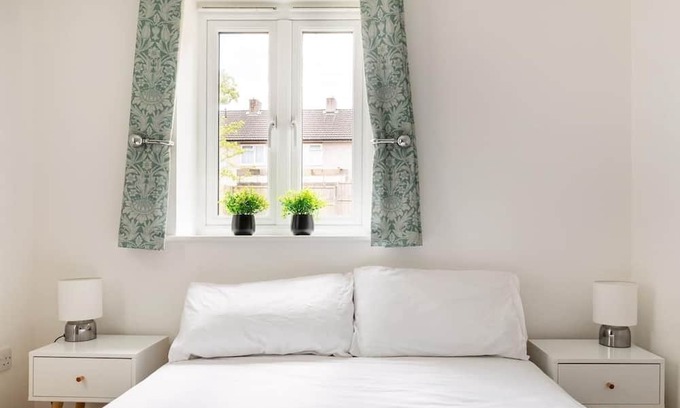 Harnham Apartment | Idyllic Annex with Ocean View in Harnham, Salisbury
