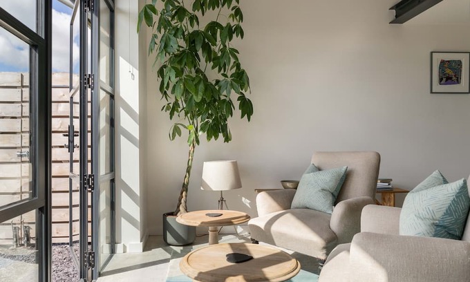 Offham Apartment | Discover The Studio: A Serene Retreat in South Downs