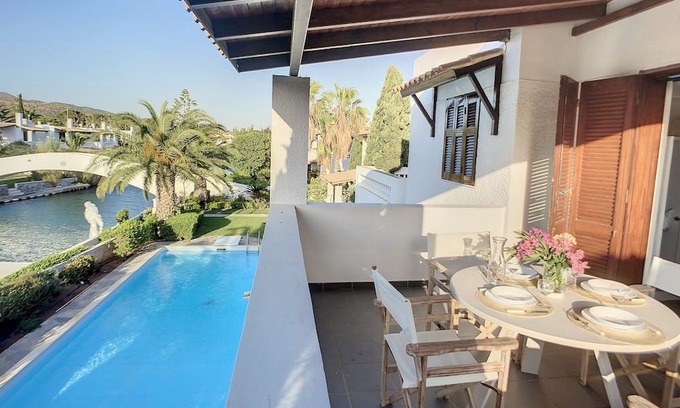 Plepi Apartment | Beachside Flat with Seaview and Family-Friendly Amenities