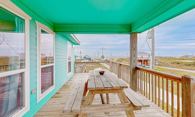 Gilchrist House | Pet-Friendly Retreat with Ocean Views & Streaming Services