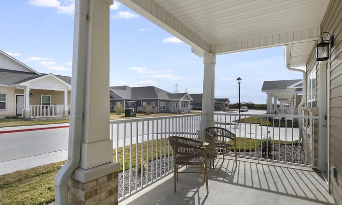Fort Worth Apartment | Modern Apartment Near Attractions with Family-Friendly Amenities