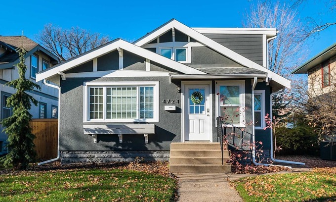 Northrop House | Top-Rated Nokomis Nirvana: Family-Friendly Retreat in MPLS