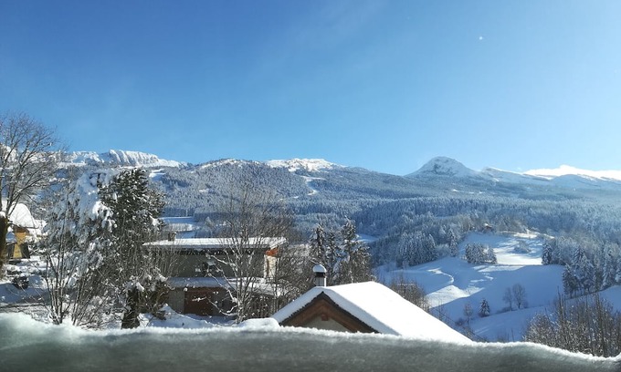 Villard-de-Lans House | Spacious Villa in Villard-de-Lans with Private Pool