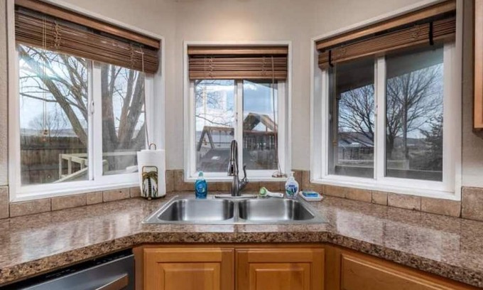 Benton City Cottage | Discover Heart of Red Mountain in Beautiful Wine Country