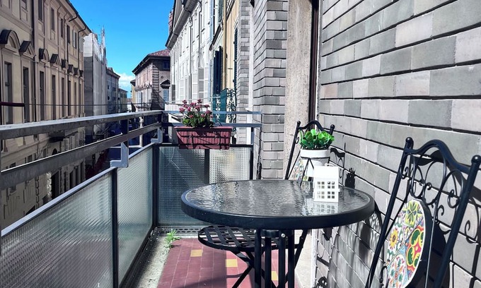 Casale Monferrato Apartment | Central Historic Apartment with Spa and Hot Tub Amenities