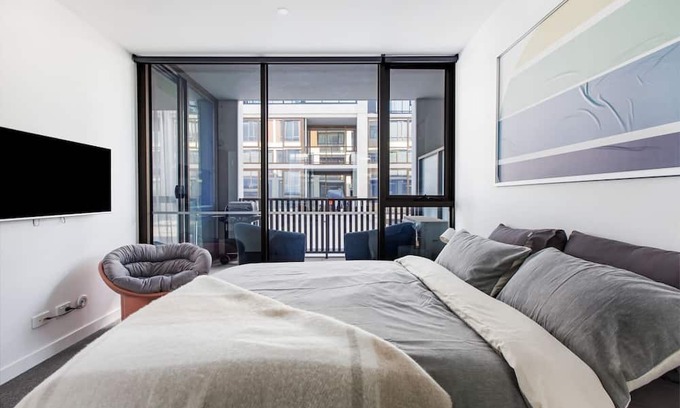 Flemington Apartment | Discover The Ascot: Urban Flair and Relaxing Spa in Flemington