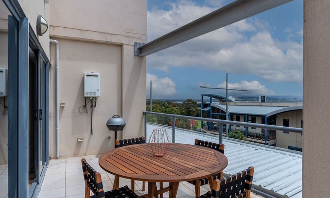 Shellharbour City Centre Apartment | Mountain Waves - Family-Friendly Retreat in Shellharbour